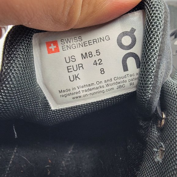 On Cloud Swiss Engineering Mens 8.5 Waterproof Black Running Shoes Sneakers - Picture 7 of 12